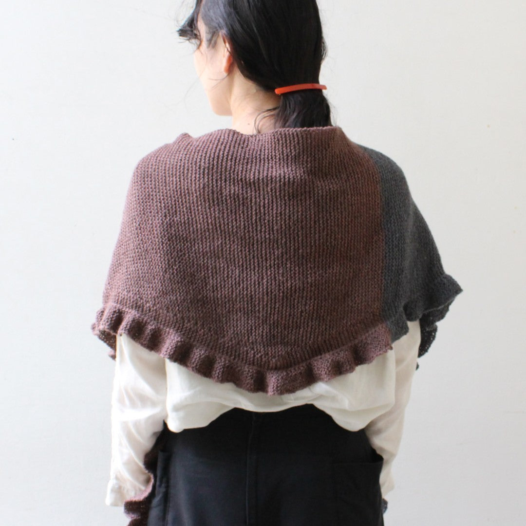 肩をすっぽりと覆うサイズです