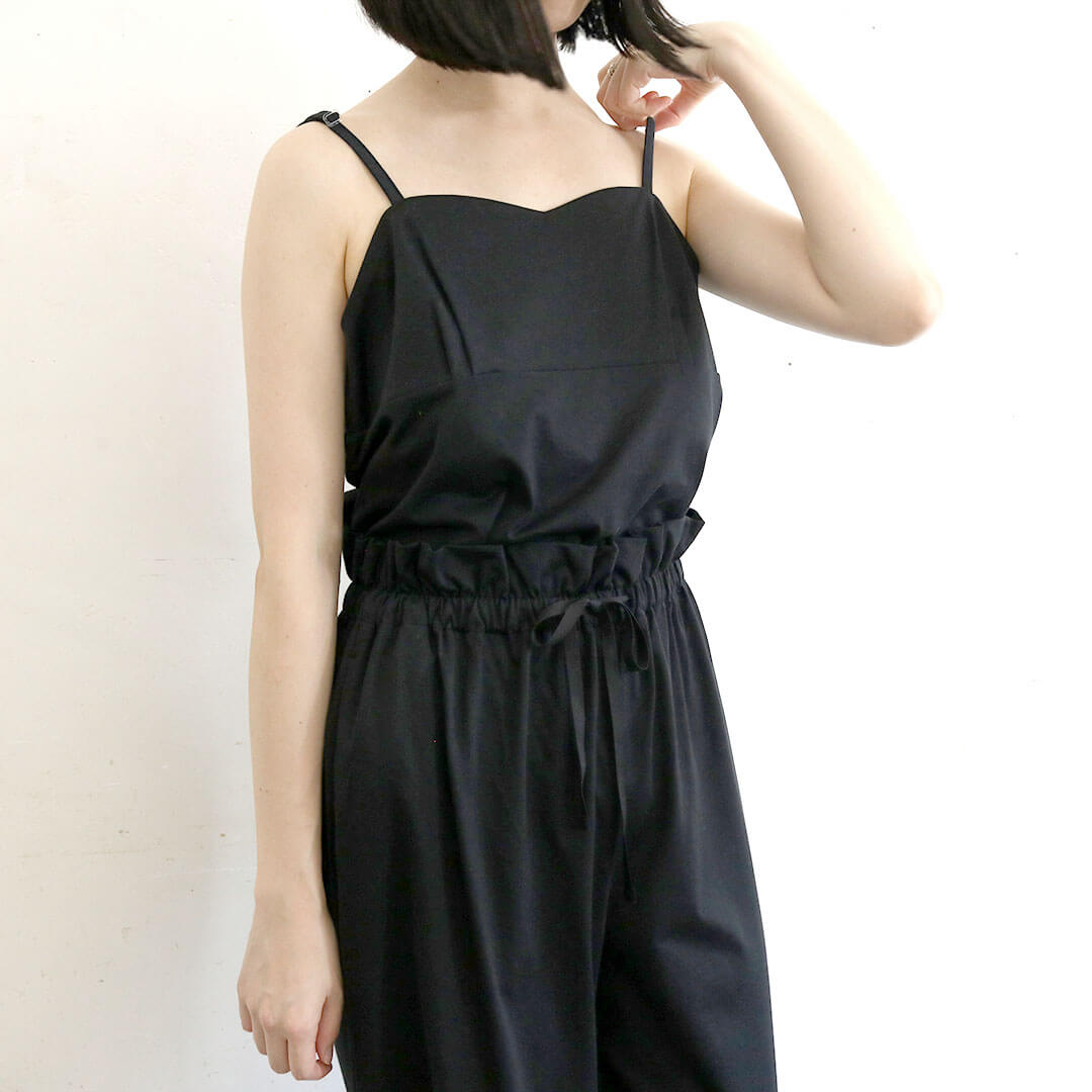 透けないから見せても着られる、カットソー生地のキャミソール