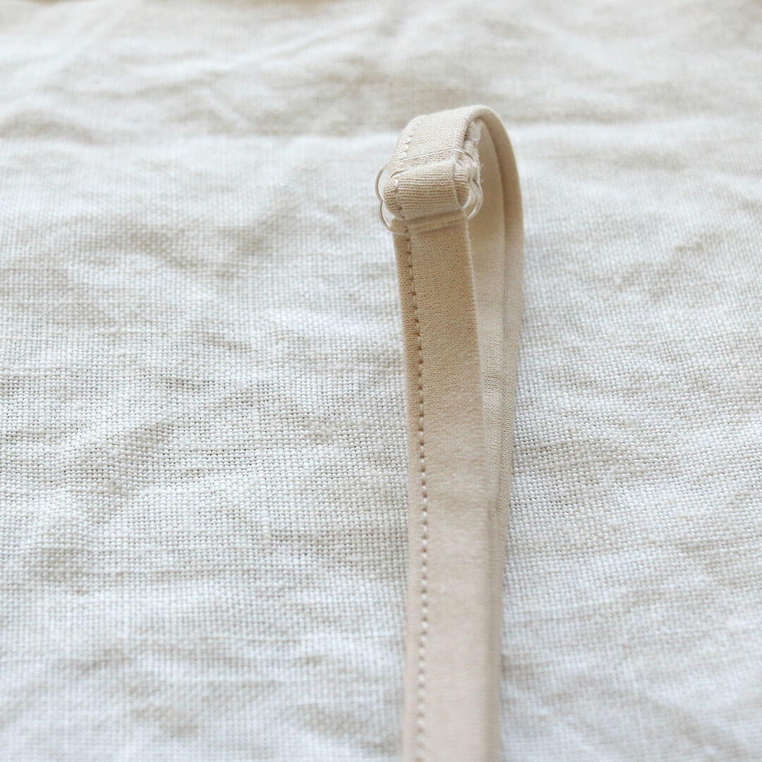 透けないから見せても着られる、カットソー生地のキャミソール