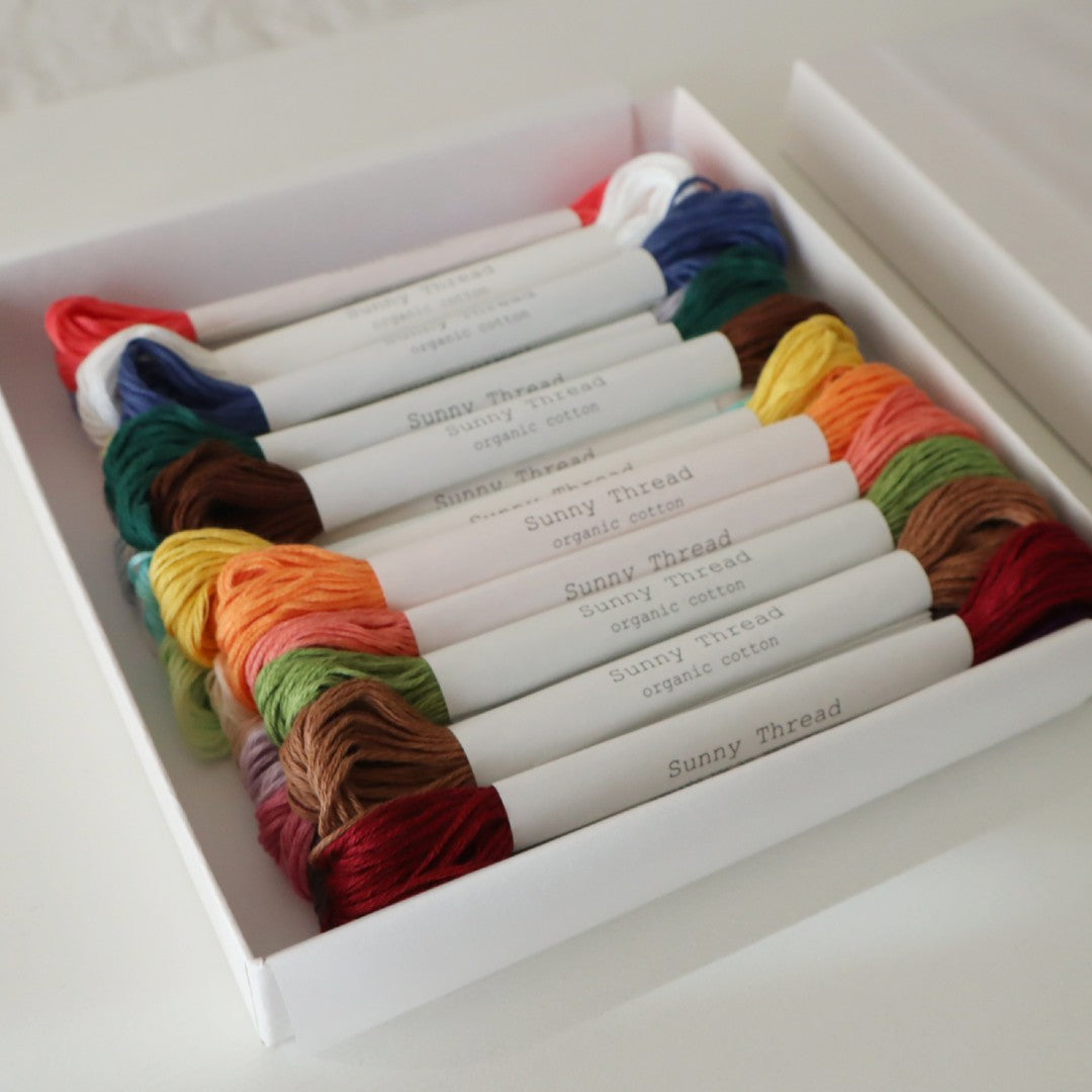 25色が1本ずつセットになっています