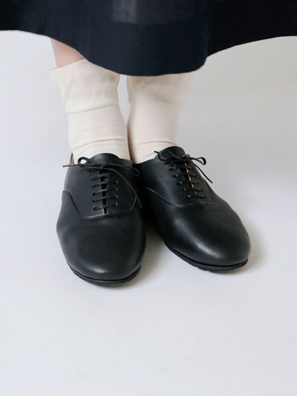 ブラック　靴下：ショーセット・リシェ