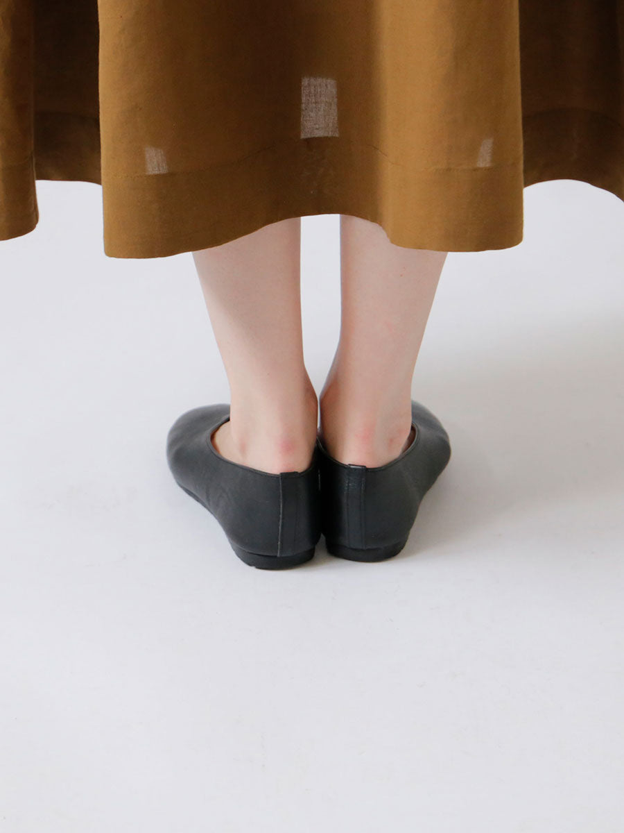 ［chausser］Vカットフラットパンプス（CT-01）