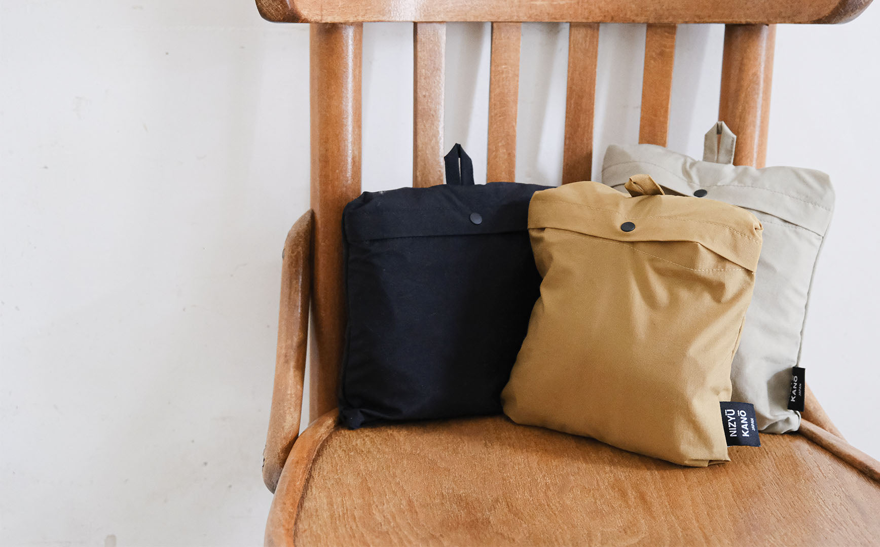 行き道はコンパクト、帰りは力持ちのナイロンリュック – Envelope