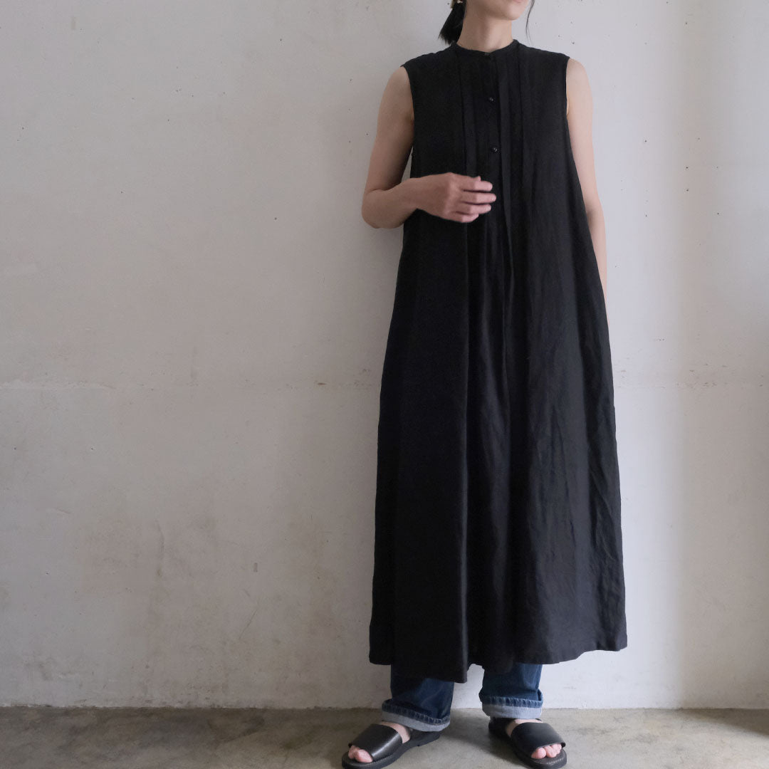 ［SALUÉ］ピンタックノースリーブドレス／ミッドウェイトリネン