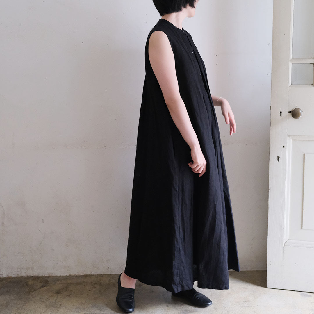 ［SALUÉ］ピンタックノースリーブドレス／ミッドウェイトリネン