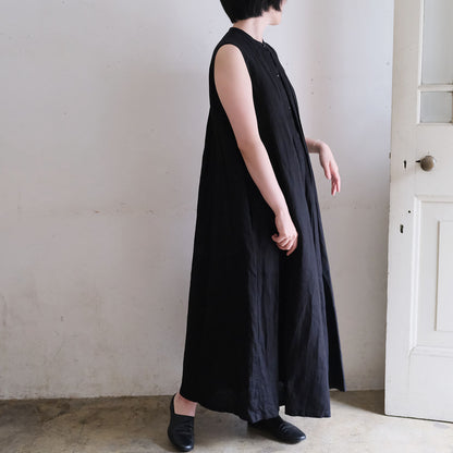 ［SALUÉ］ピンタックノースリーブドレス／ミッドウェイトリネン