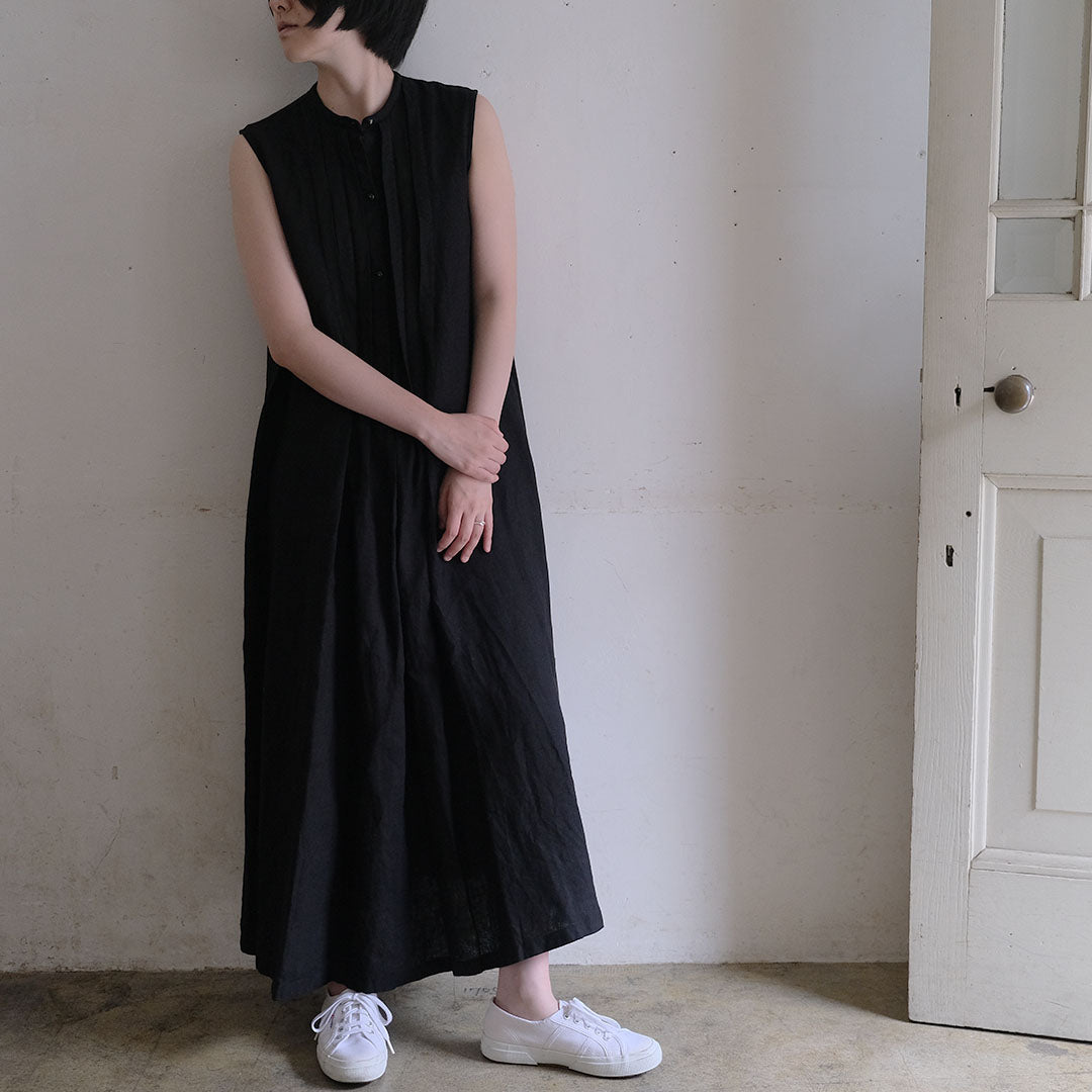 ［SALUÉ］ピンタックノースリーブドレス／ミッドウェイトリネン