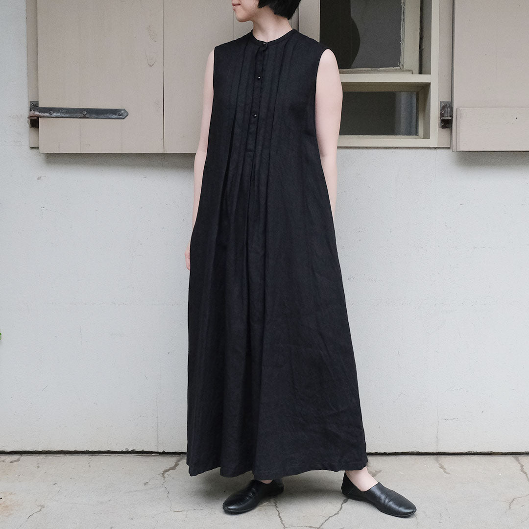 ［SALUÉ］ピンタックノースリーブドレス／ミッドウェイトリネン