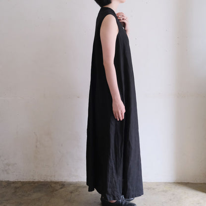 ［SALUÉ］ピンタックノースリーブドレス／ミッドウェイトリネン