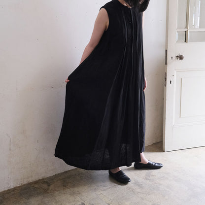 ［SALUÉ］ピンタックノースリーブドレス／ミッドウェイトリネン