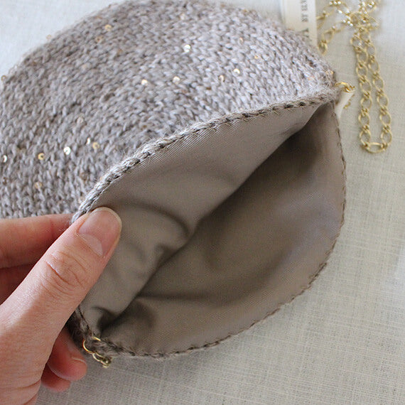 バッグの内側には裏地がつきます