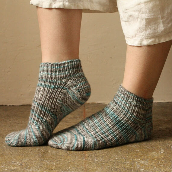 パターン〉つま先から編むスポーツソックス – Envelope - エンベロープ