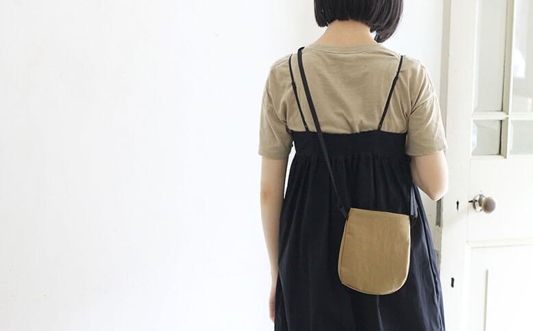 ［NIZYU KANO］LIGHT NYLON ショルダーポーチ