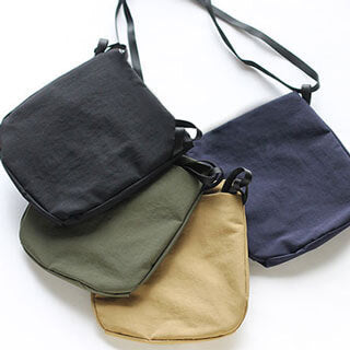 国産ナイロンの小さなポシェット – Envelope - エンベロープ