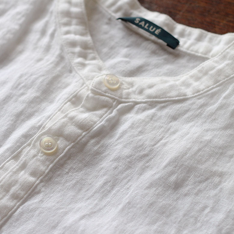 SALUÉ／ユニセックスバンドカラーシャツ／ライトウェイトリネン