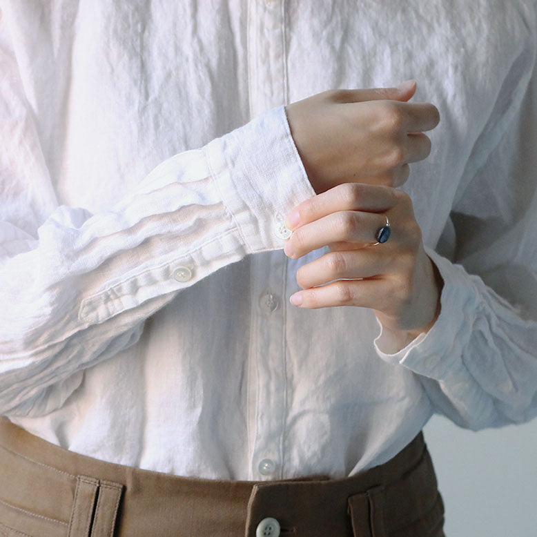 SALUÉ／ユニセックスバンドカラーシャツ／ライトウェイトリネン