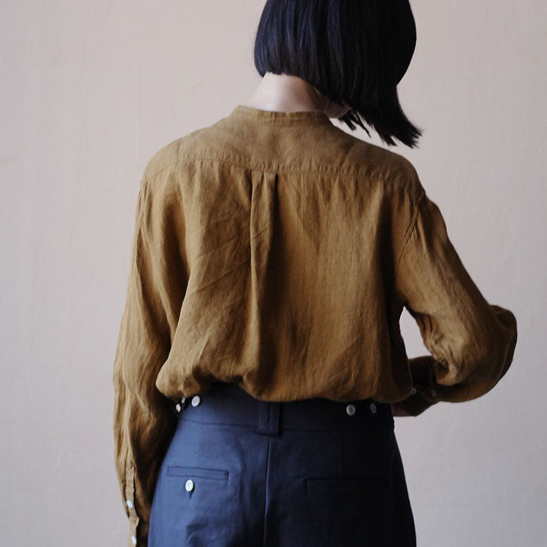 SALUÉ／ユニセックスバンドカラーシャツ／ライトウェイトリネン