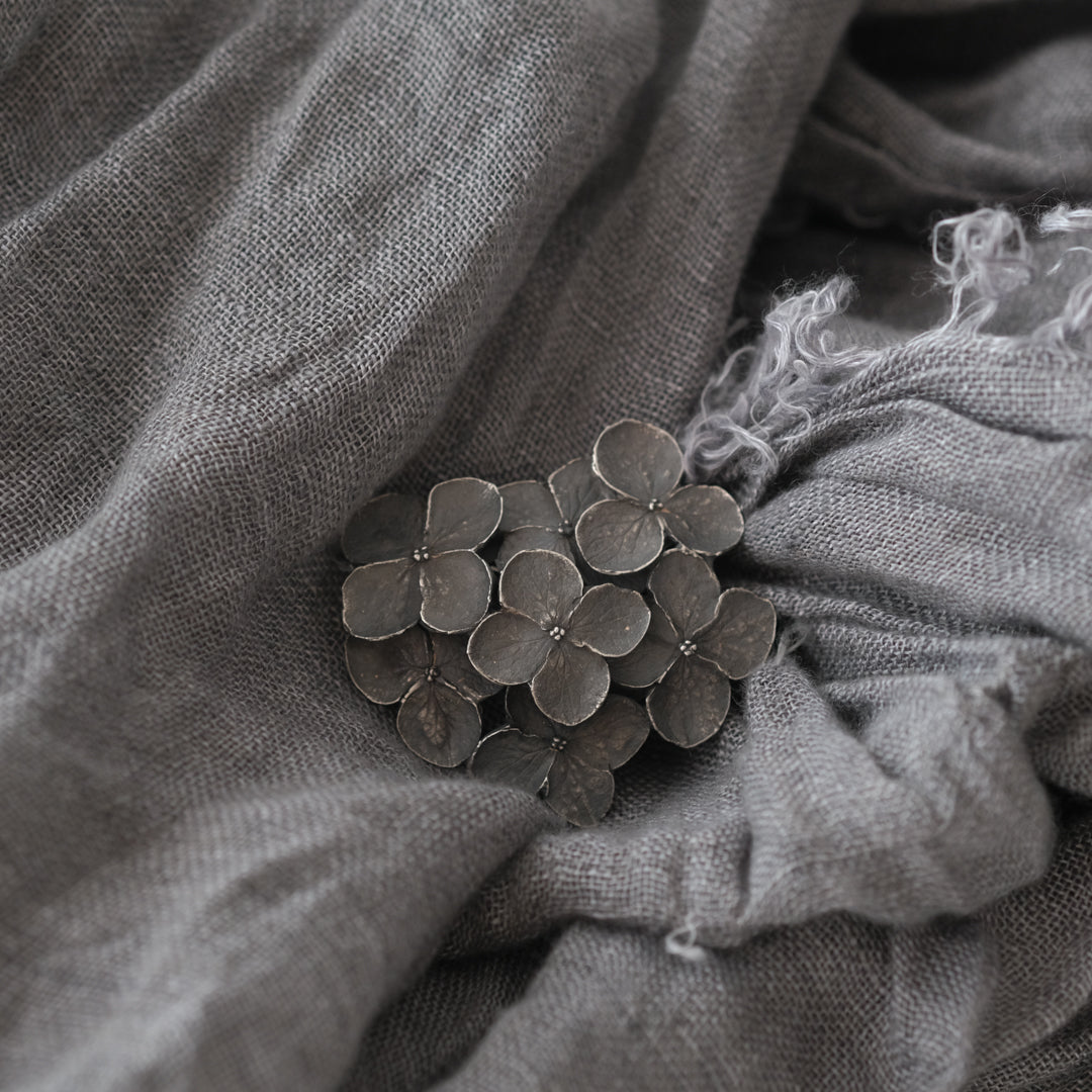 【受注商品】［Furuhashi michiko］アナベルブローチ【23FM】