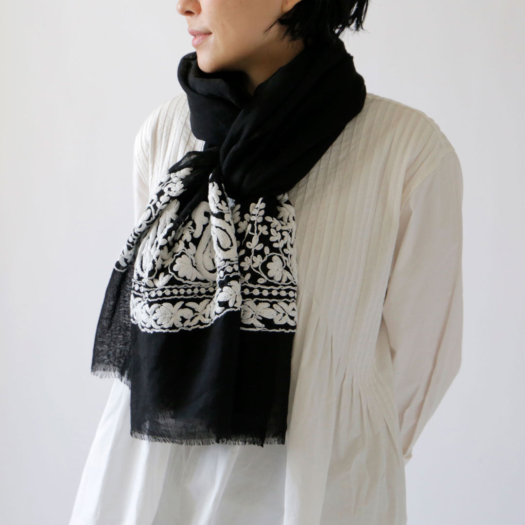 刺繍がきれいに見える巻き方で