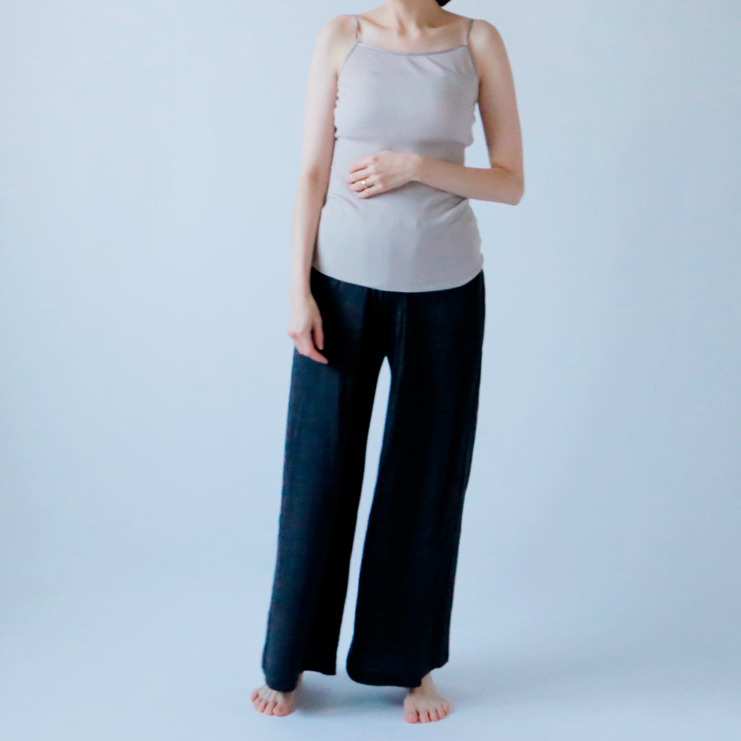 フォギーローズ　パンツ：クレート（モデル身長166cm）