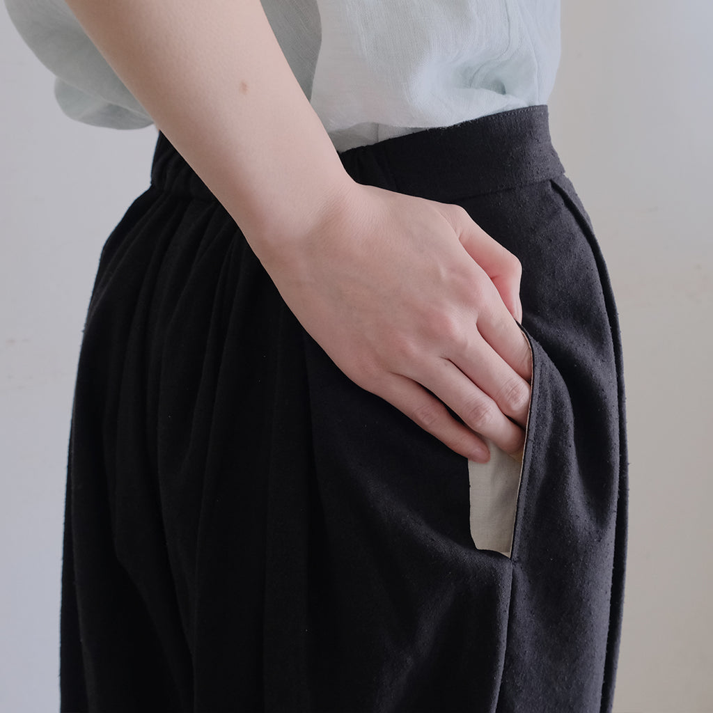 ［the last flower of the afternoon］月暈のtucked pants