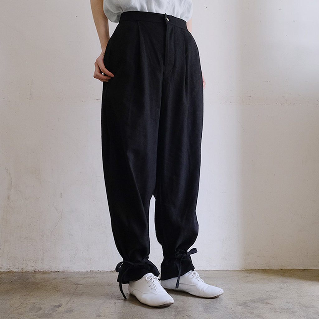 ［the last flower of the afternoon］月暈のtucked pants