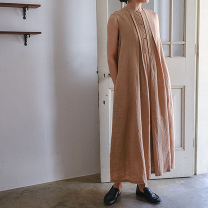 ［SALUÉ］ピンタックノースリーブドレス／ミッドウェイトリネン